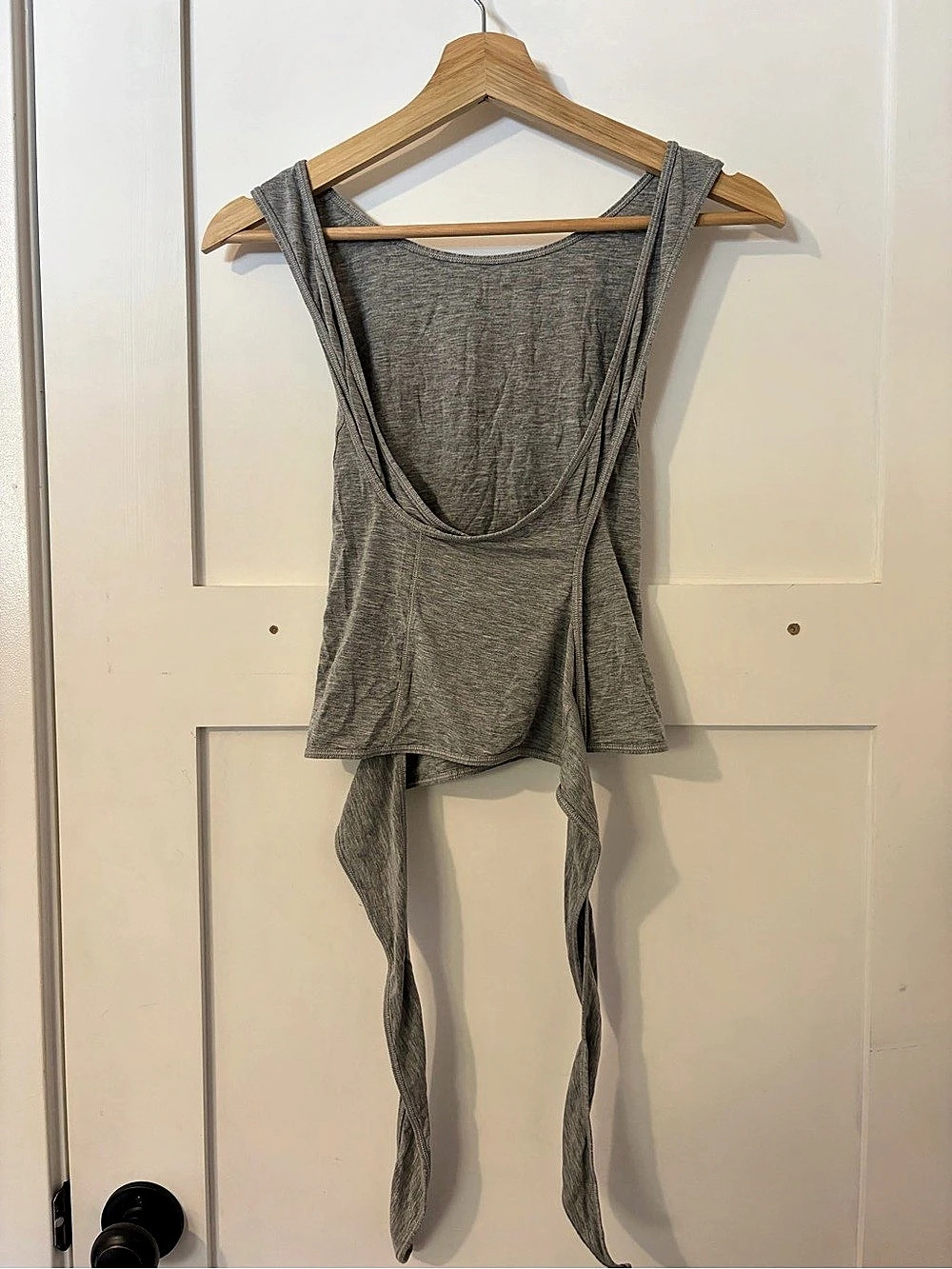 Lululemon Tank - open back with tie - Heather Grey - size 4 - Picture 2 of 3